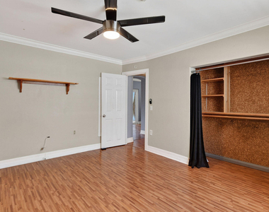1005 Selkirk Street - Photo Thumbnail 17