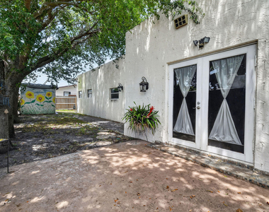 1005 Selkirk Street - Photo Thumbnail 33