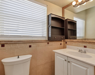 1005 Selkirk Street - Photo Thumbnail 20