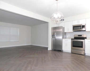 741 Hummingbird Way - Photo Thumbnail 4