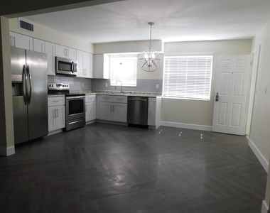 741 Hummingbird Way - Photo Thumbnail 6