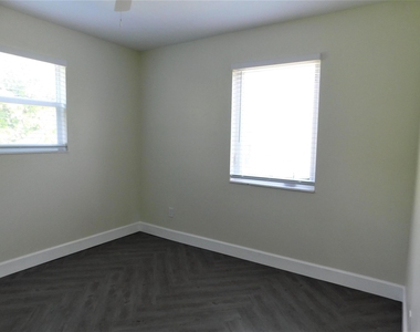 741 Hummingbird Way - Photo Thumbnail 14