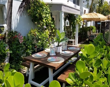 741 Hummingbird Way - Photo Thumbnail 24