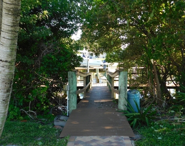 741 Hummingbird Way - Photo Thumbnail 19