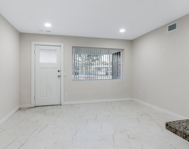 611 Ne 34th Street - Photo Thumbnail 9
