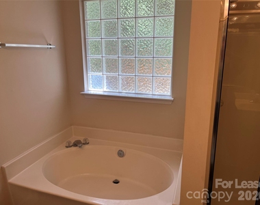 2919 Springs Drive - Photo Thumbnail 7