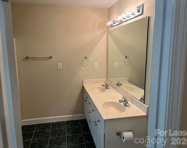 2919 Springs Drive - Photo Thumbnail 8