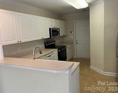 2919 Springs Drive - Photo Thumbnail 11