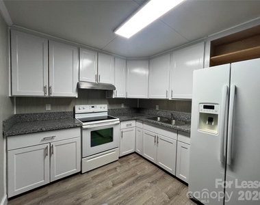 4723 Linden Street - Photo Thumbnail 5