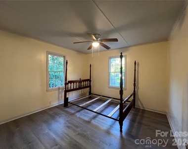 4723 Linden Street - Photo Thumbnail 7