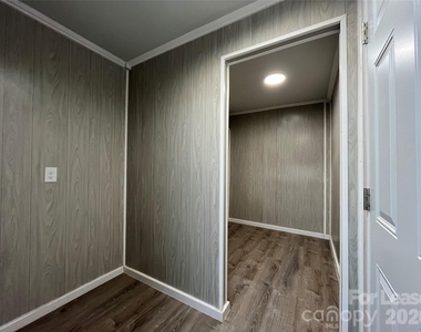 4723 Linden Street - Photo Thumbnail 11