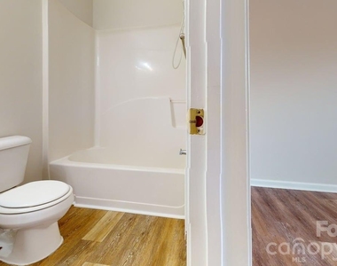 5545 Seths Drive - Photo Thumbnail 14
