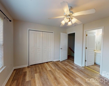 5545 Seths Drive - Photo Thumbnail 7