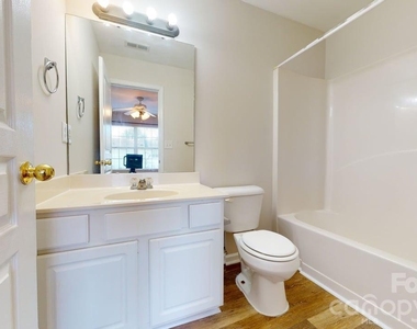 5545 Seths Drive - Photo Thumbnail 9