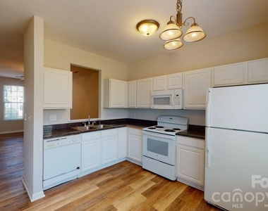 5545 Seths Drive - Photo Thumbnail 5