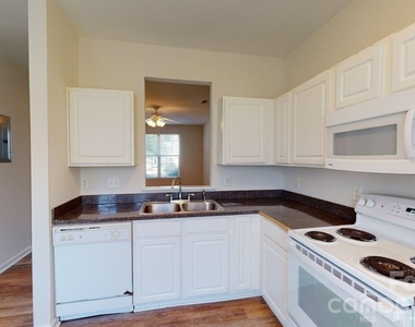 5545 Seths Drive - Photo Thumbnail 3