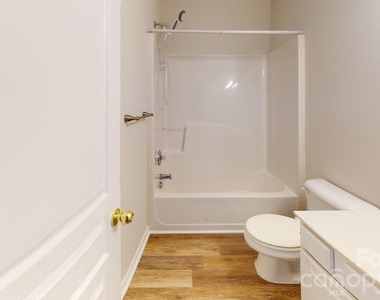 5545 Seths Drive - Photo Thumbnail 16