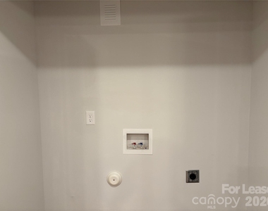 6211 Spanish Oak Road - Photo Thumbnail 7