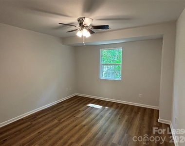 6211 Spanish Oak Road - Photo Thumbnail 15