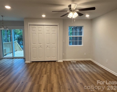 6211 Spanish Oak Road - Photo Thumbnail 6