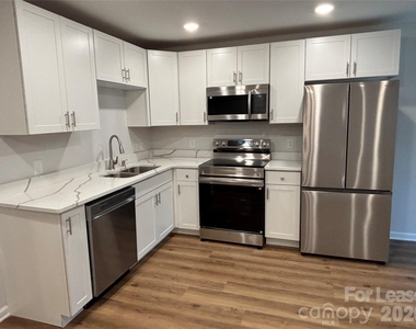 6211 Spanish Oak Road - Photo Thumbnail 5
