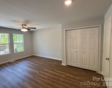6211 Spanish Oak Road - Photo Thumbnail 9
