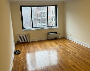 E 87th Street - Photo Thumbnail 3