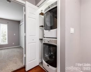 3813 Picasso Court - Photo Thumbnail 7