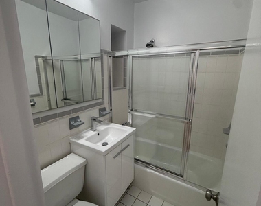 East 83rd Street - Photo Thumbnail 3