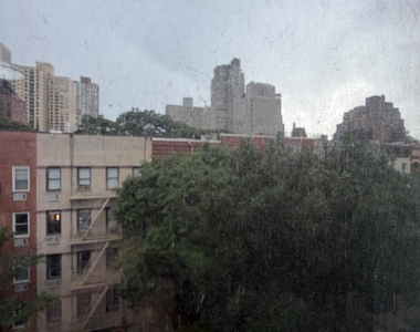 East 83rd Street - Photo Thumbnail 9