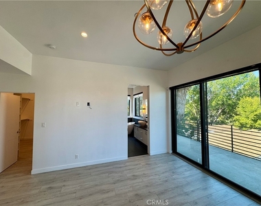 143 N Ardmore Avenue - Photo Thumbnail 15