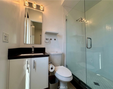 143 N Ardmore Avenue - Photo Thumbnail 22