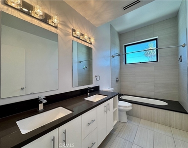 143 N Ardmore Avenue - Photo Thumbnail 19