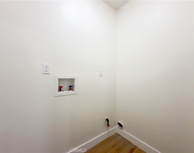 320 E Marshall Street - Photo Thumbnail 9