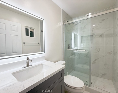 320 E Marshall Street - Photo Thumbnail 15