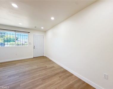 320 E Marshall Street - Photo Thumbnail 13