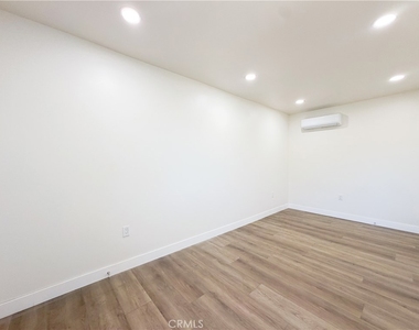 320 E Marshall Street - Photo Thumbnail 12