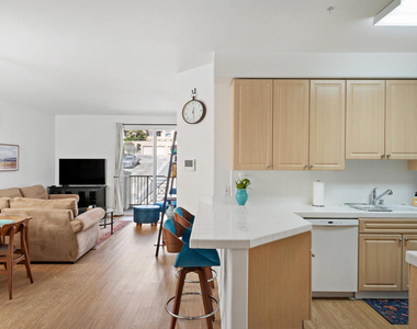 436 Poli Street - Photo Thumbnail 4