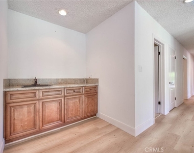 16612 Park Lane Circle - Photo Thumbnail 8