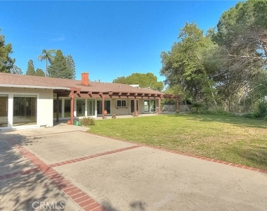 16612 Park Lane Circle - Photo Thumbnail 44