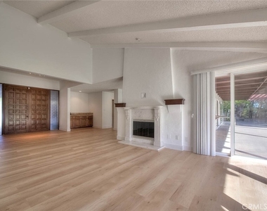 16612 Park Lane Circle - Photo Thumbnail 6
