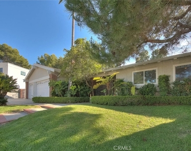 16612 Park Lane Circle - Photo Thumbnail 2