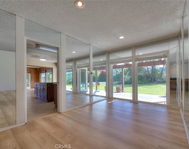 16612 Park Lane Circle - Photo Thumbnail 10
