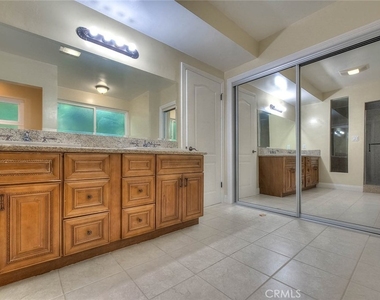 16612 Park Lane Circle - Photo Thumbnail 32