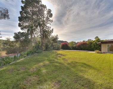 16612 Park Lane Circle - Photo Thumbnail 43