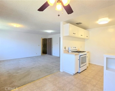 1086 Springfield Street - Photo Thumbnail 3
