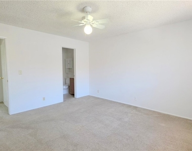 1086 Springfield Street - Photo Thumbnail 9