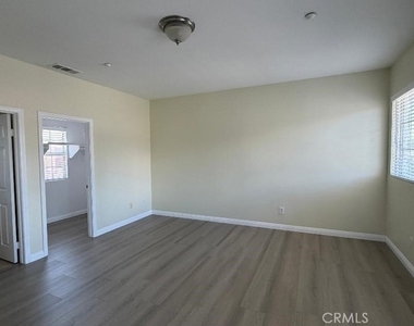 5605 Temple City Blvd. - Photo Thumbnail 19