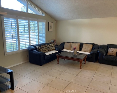 840 Bridle Drive - Photo Thumbnail 2
