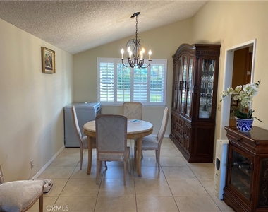 840 Bridle Drive - Photo Thumbnail 3